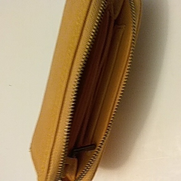 Universal Thread Wallet Excellent pre-owned condition - Picture 5 of 5